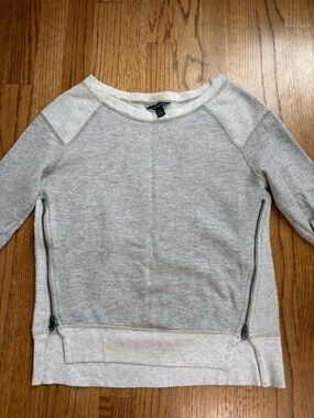 American Eagle Outfitters Light Heather Gray Crewneck Sweatshirt